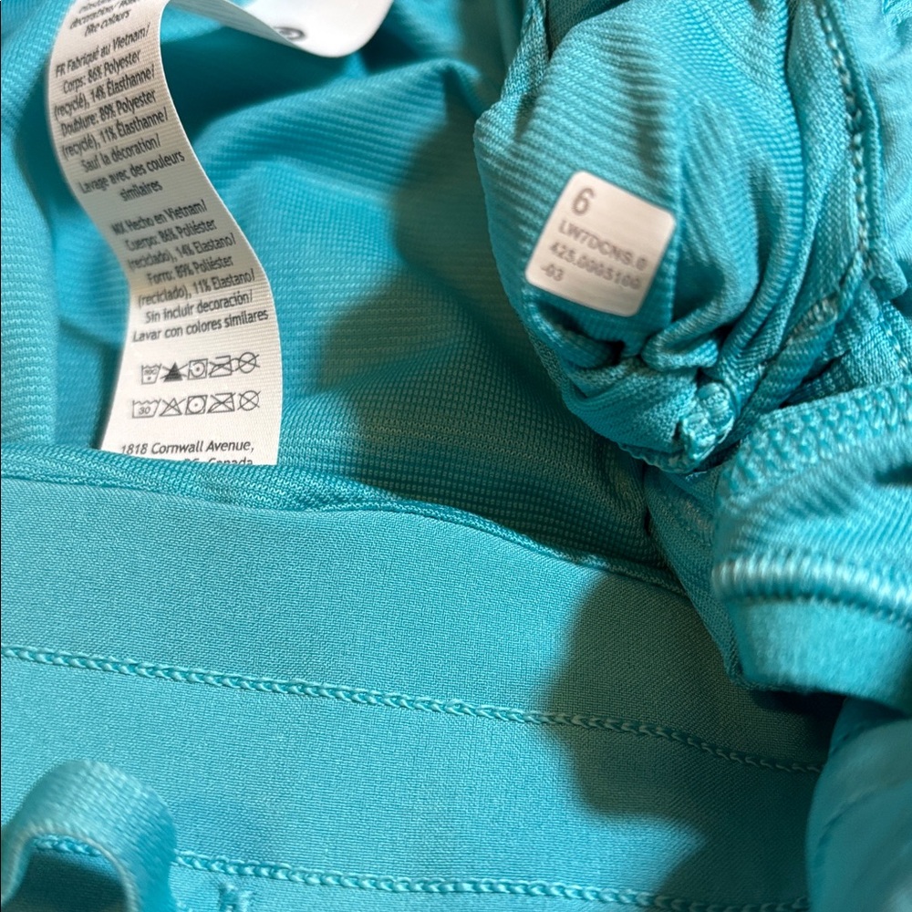 Lululemon Hotty Hot High-Rise Lined Short 4", Fountain, Size 6 - Picture 5 of 6